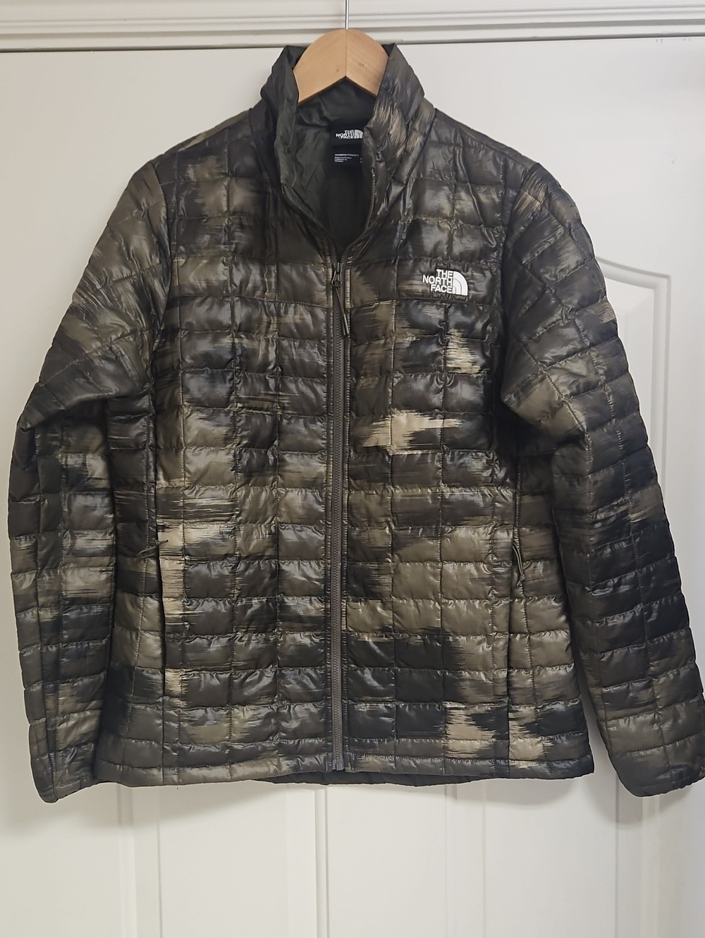 NWOT North Face Women's Eco Thermoball Puffer Insulated Jacket - Olive/Black